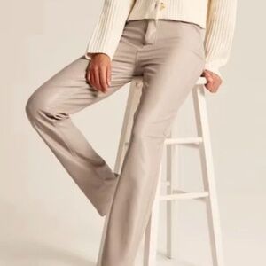 A&F 90s Straight Ultra High Rise Vegan-leather